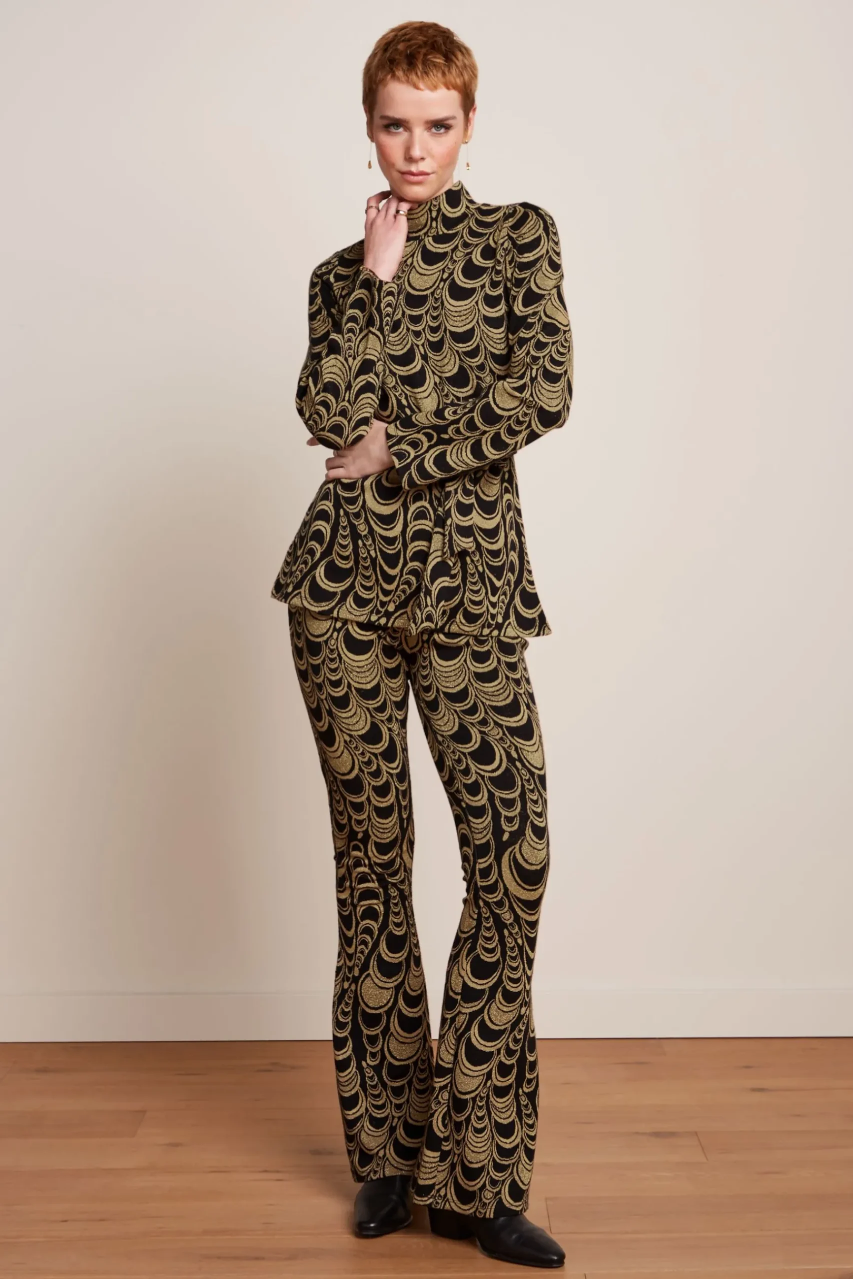 flared_pants_bobbin_jacquard_1.webp DAMES King Louie Flared Pants Bobbin Jacquard